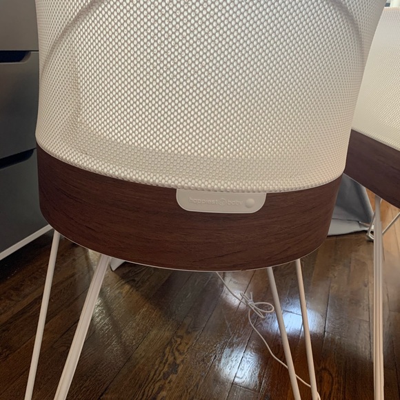 Happiest Baby Snoo Smart Sleeper Bassinet - Picture 2 of 5